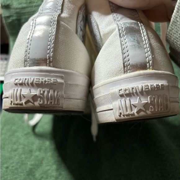 Converse High Tops -Size 7 - Picture 11 of 11